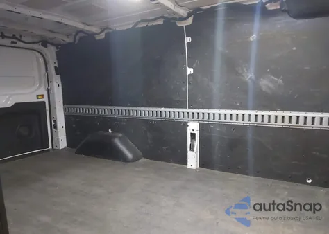 2021 Ford Transit-250 z USA, uszkodzony, nr VIN 1FTBR1Y82MKA76411